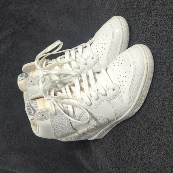Nike Dunk Sky High 'White Croc Print' Sneaker Wedges - Picture 4 of 9